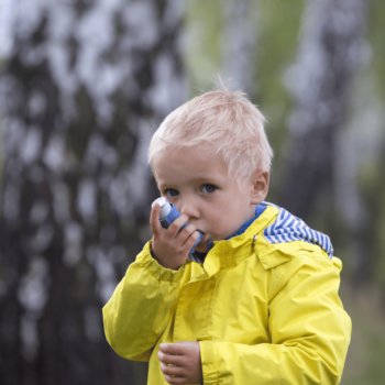 Junge mit Asthma